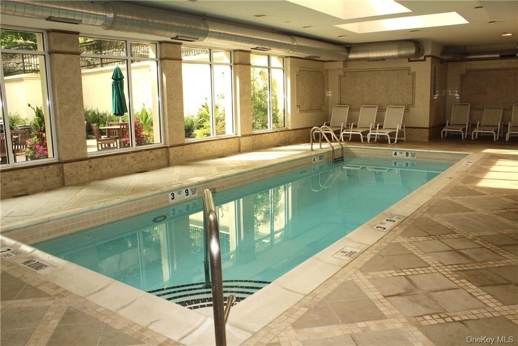 405 Trump Park - Photo 5