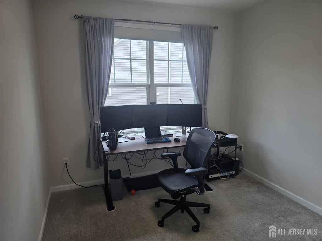 907 Greenland Square - Photo 14