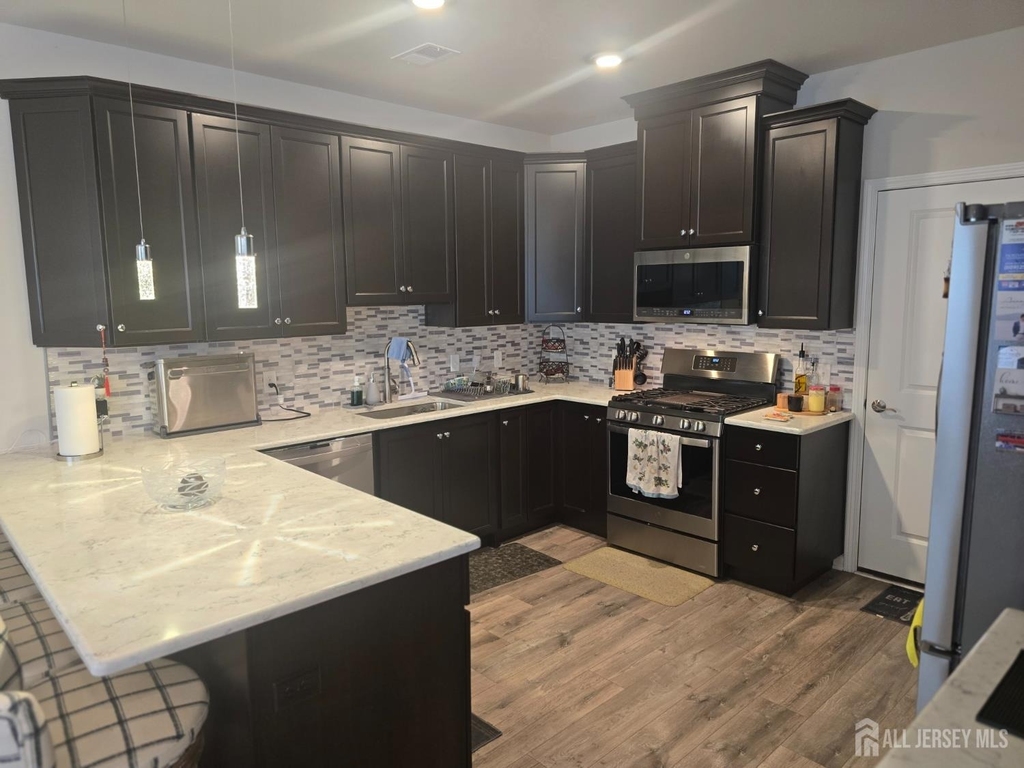 907 Greenland Square - Photo 11