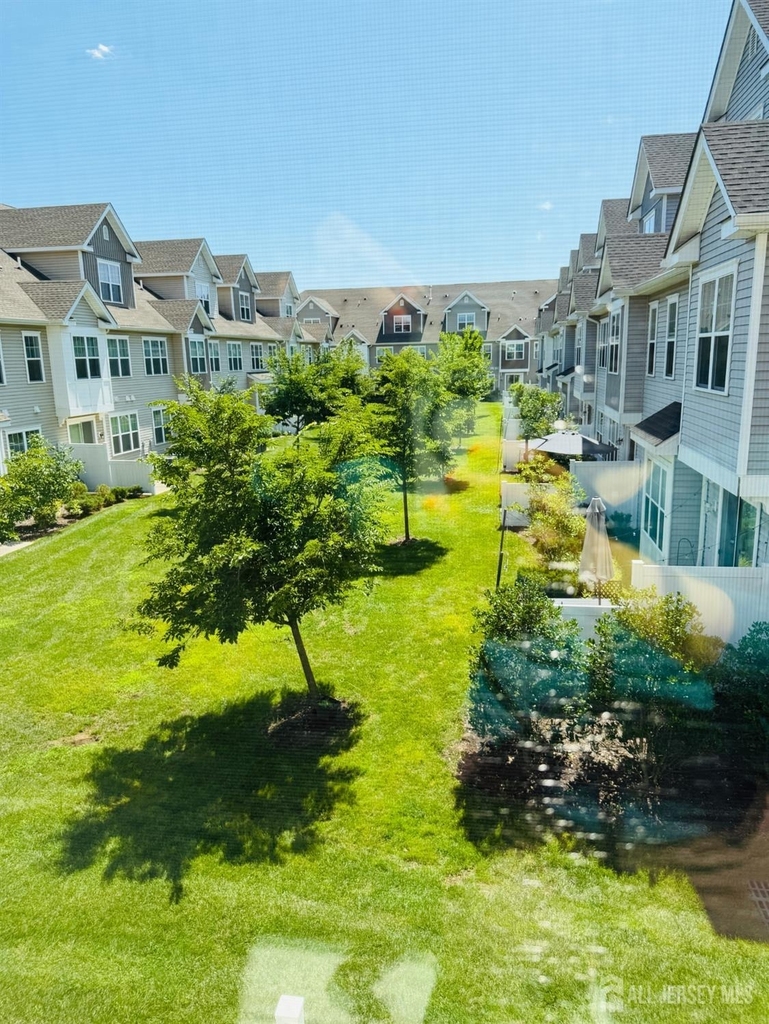 907 Greenland Square - Photo 11