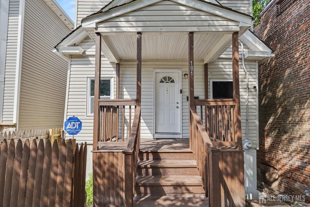 181 Hale Street - Photo 2