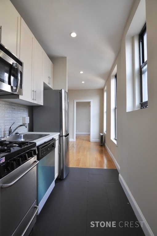 225 Central Park N - Photo 1