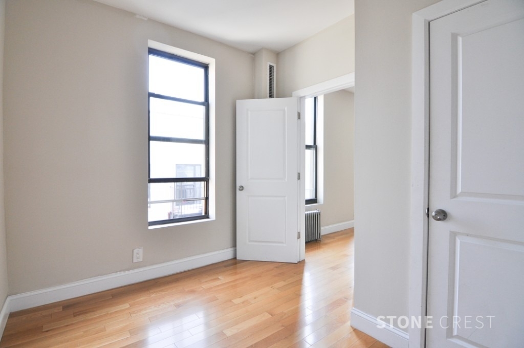 225 Central Park N - Photo 3