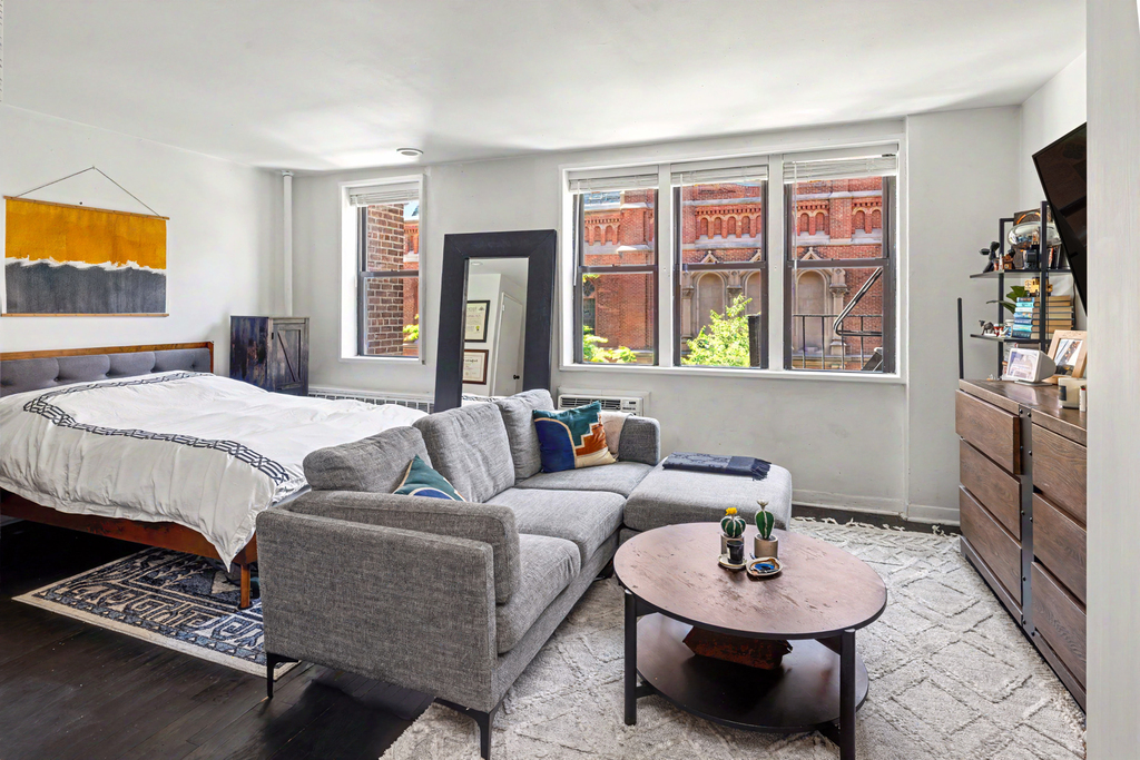 145 E 29th Street - Photo 1