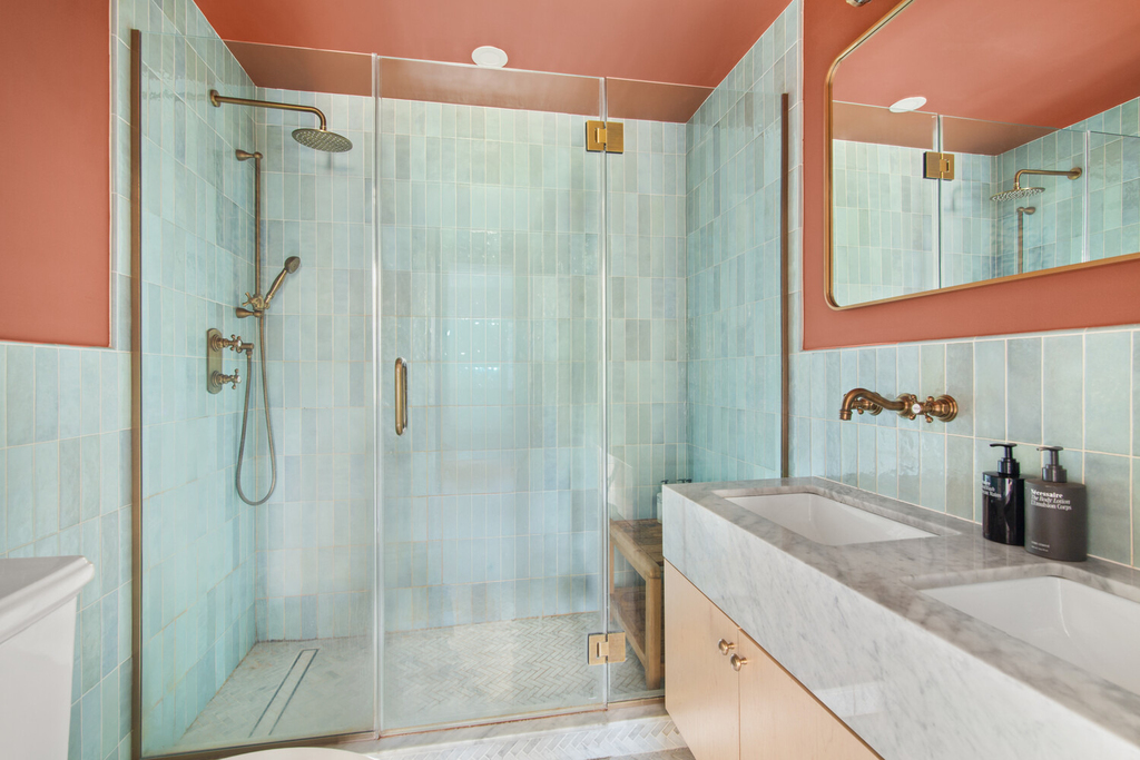 686 Carroll Street - Photo 4