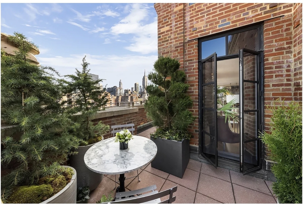 410 W 24th Street - Photo 23