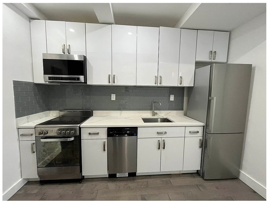 2113 5th Avenue - Photo 1