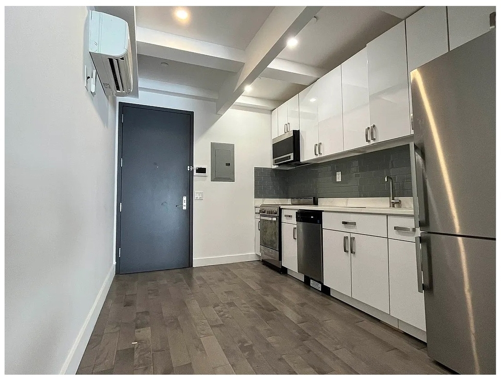 2113 5th Avenue - Photo 0