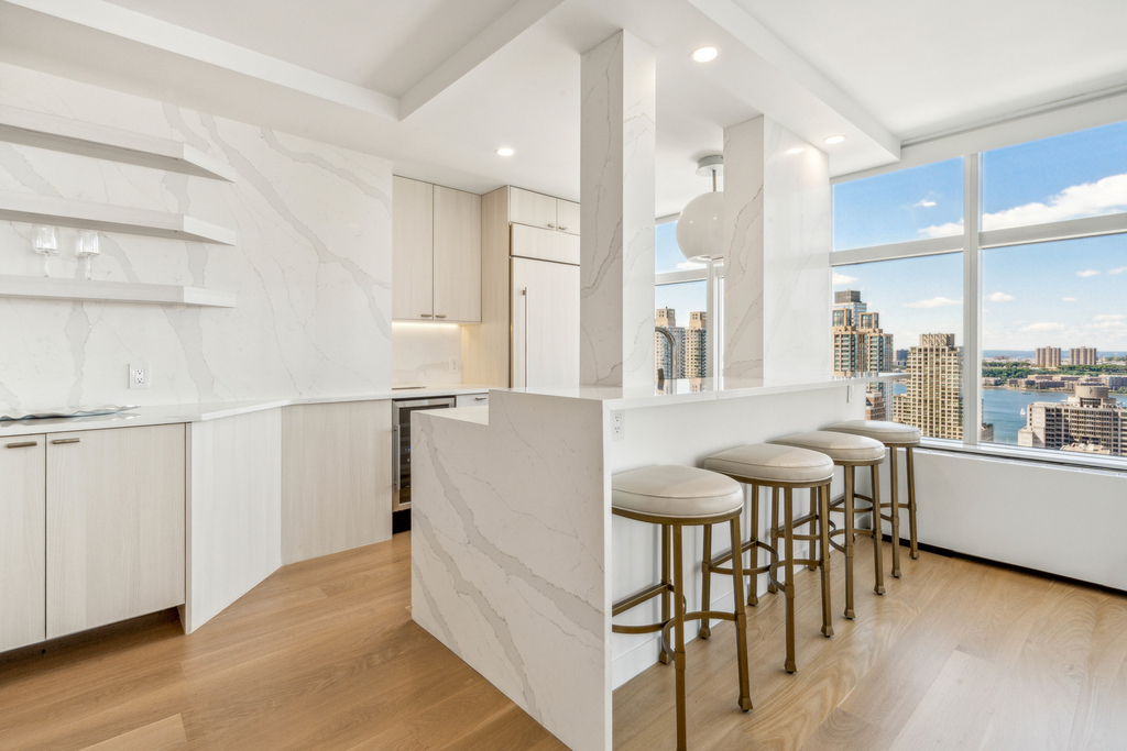 160 W 66th Street - Photo 4