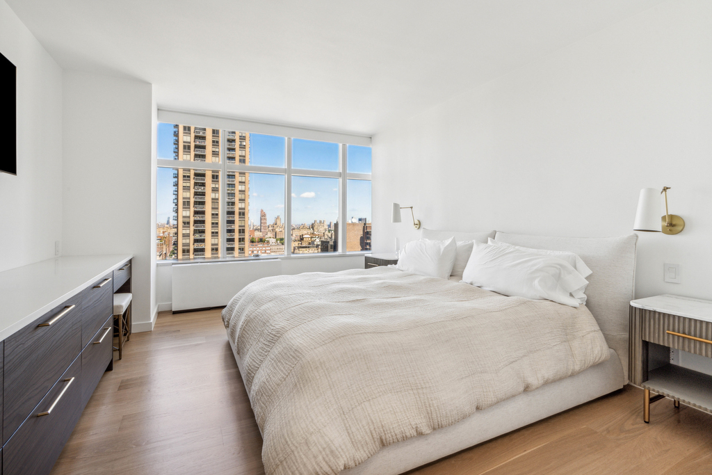 160 W 66th Street - Photo 7