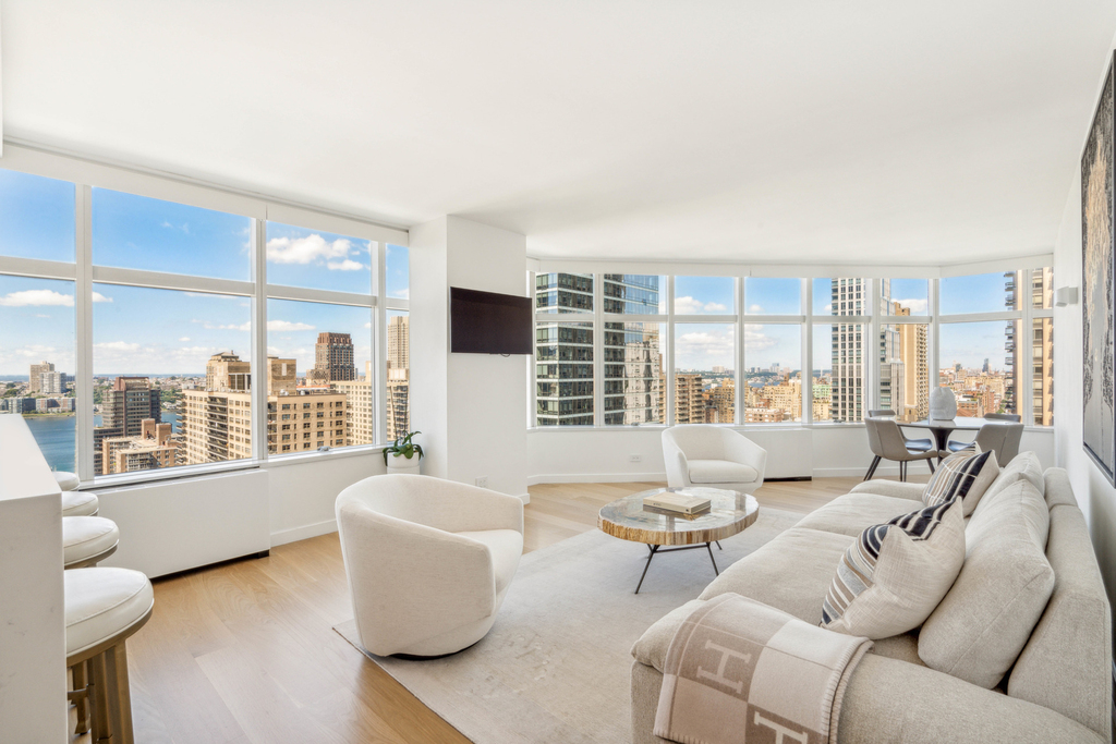 160 W 66th Street - Photo 0