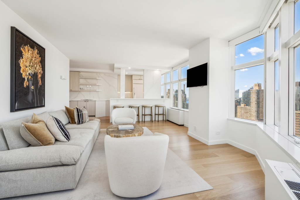 160 W 66th Street - Photo 3