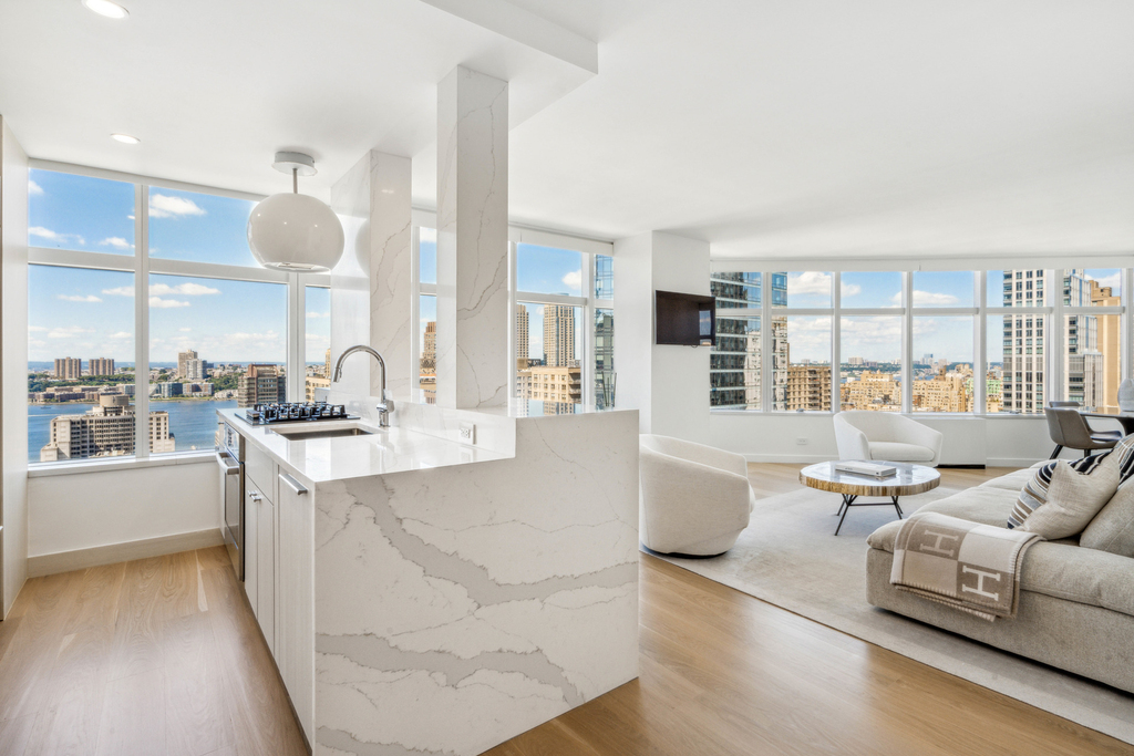 160 W 66th Street - Photo 5