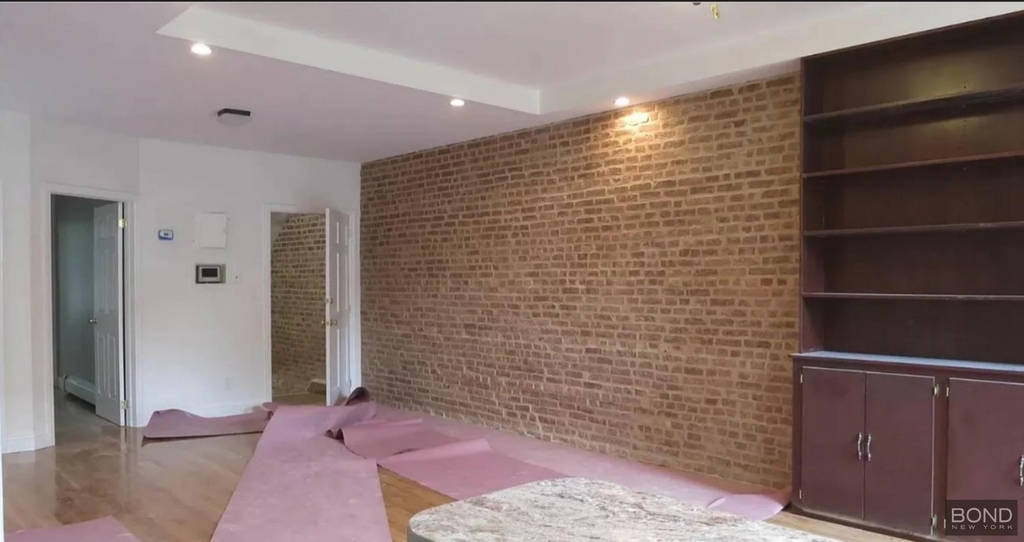 1410 Jefferson Avenue - Photo 2