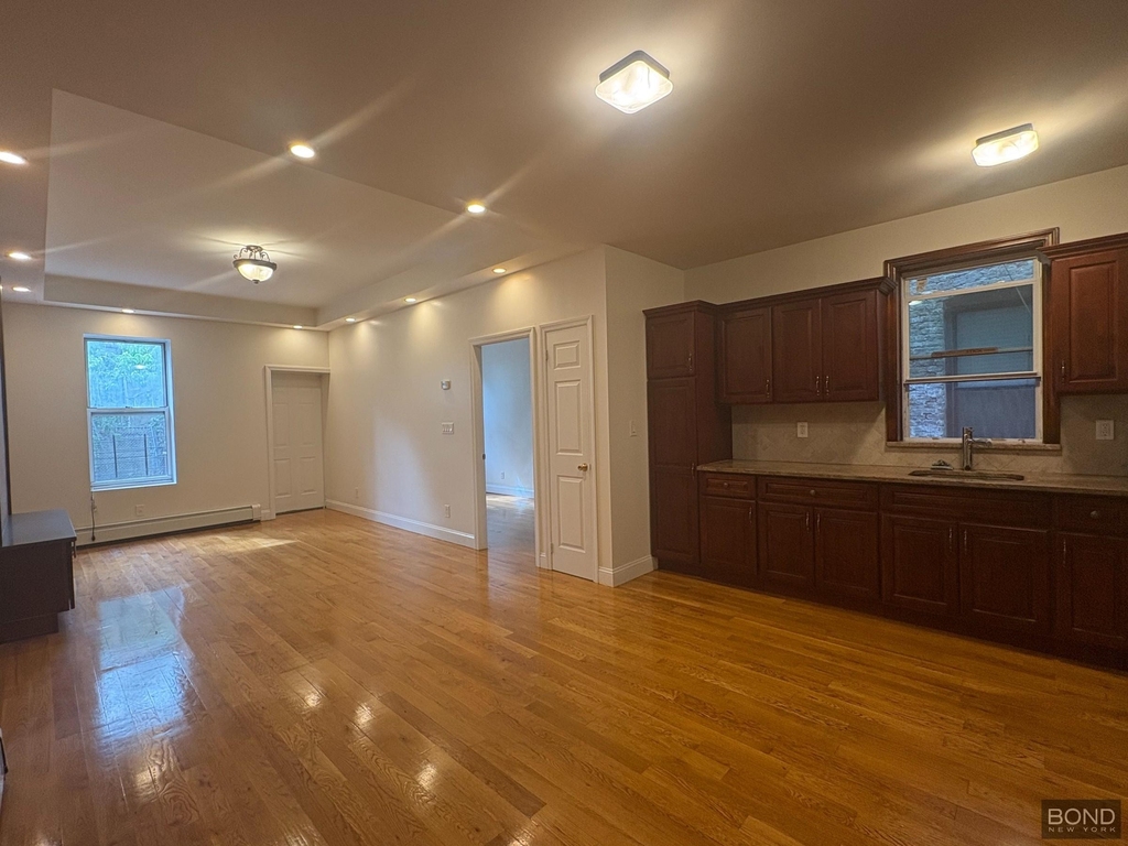 1410 Jefferson Avenue - Photo 4