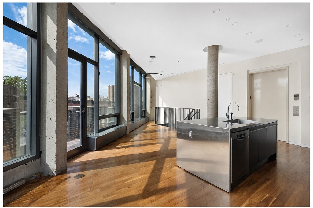 1 7th Avenue S - Photo 1