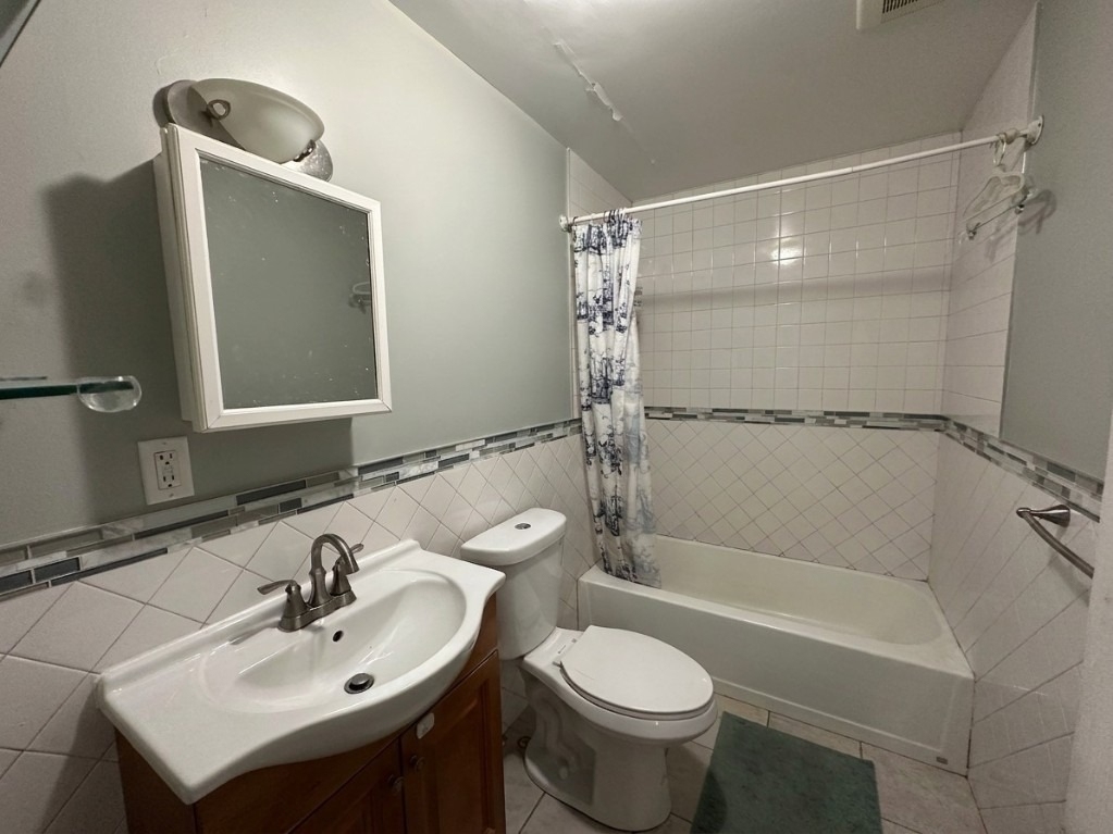 374 Van Brunt Street - Photo 5