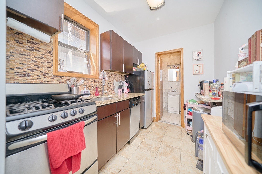 454 9th Avenue - Photo 1