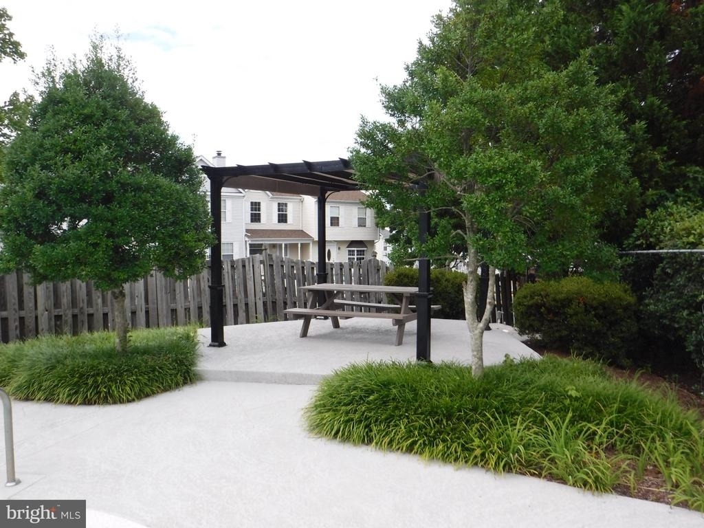 200 Dover Place - Photo 16