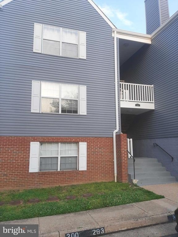 200 Dover Place - Photo 0