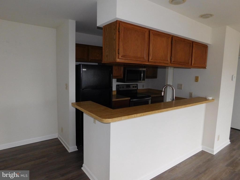 200 Dover Place - Photo 6