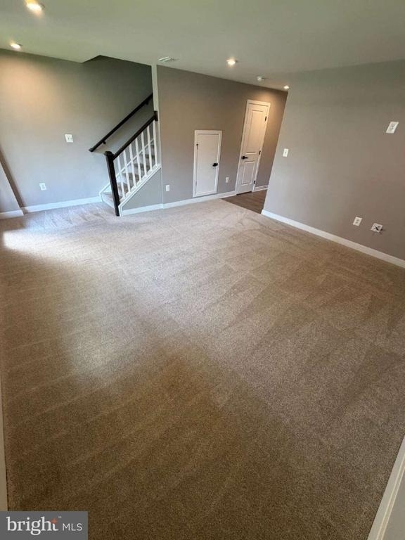 8700 Stevenson - Photo 2