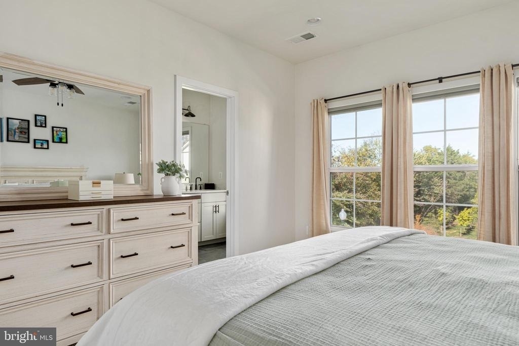 6746 Upland Manor Drive - Photo 9
