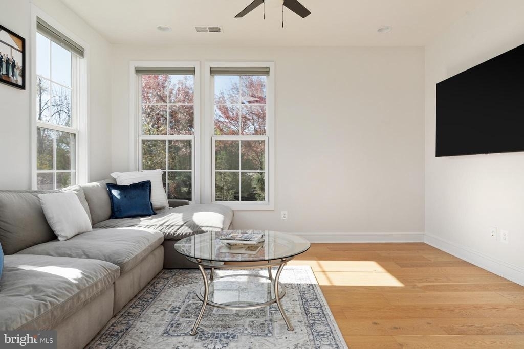 6746 Upland Manor Drive - Photo 33