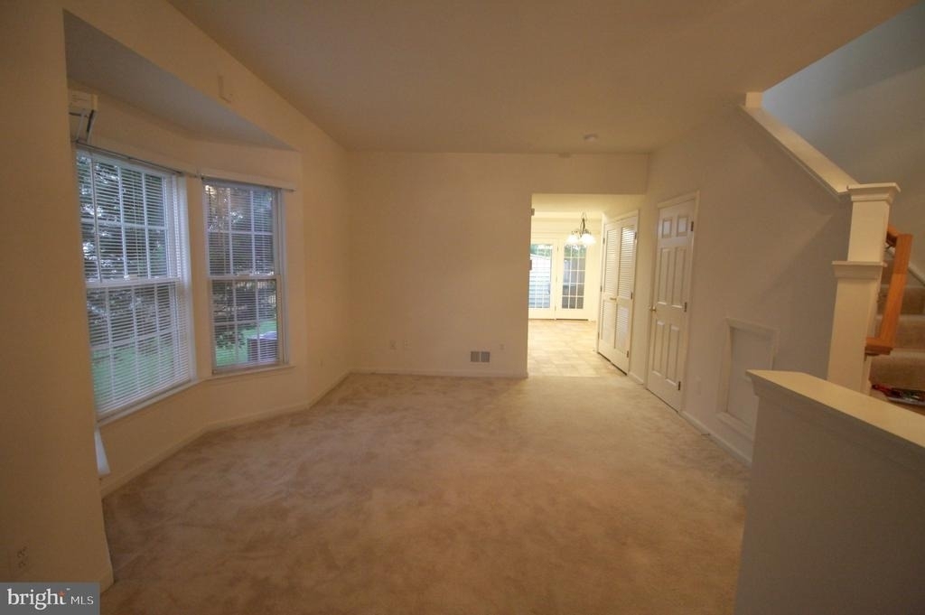 44501 Potter Terrace - Photo 4
