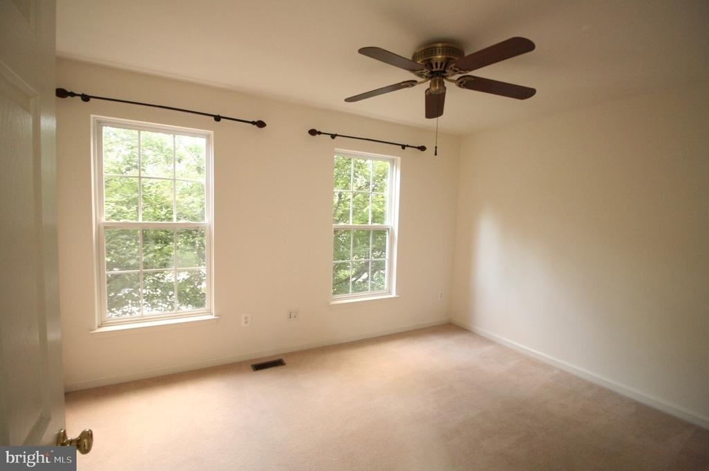 44501 Potter Terrace - Photo 18