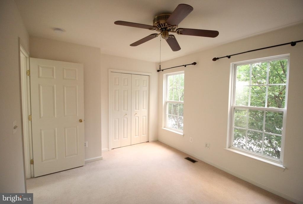 44501 Potter Terrace - Photo 19