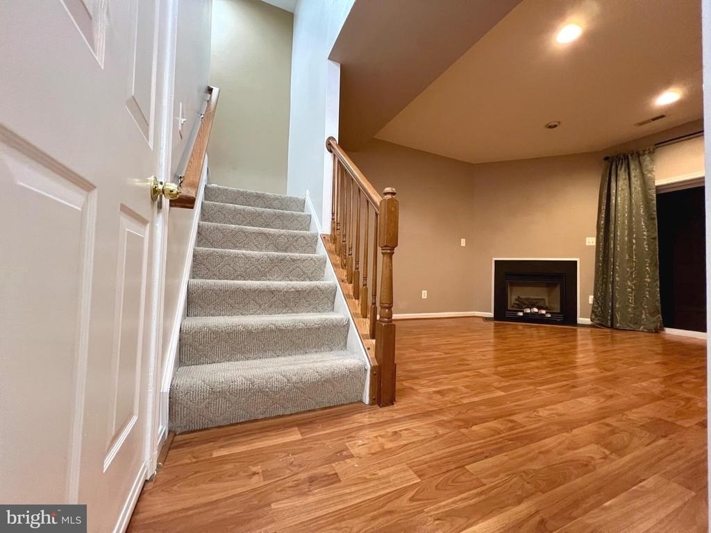21831 Ladyslipper Square - Photo 37