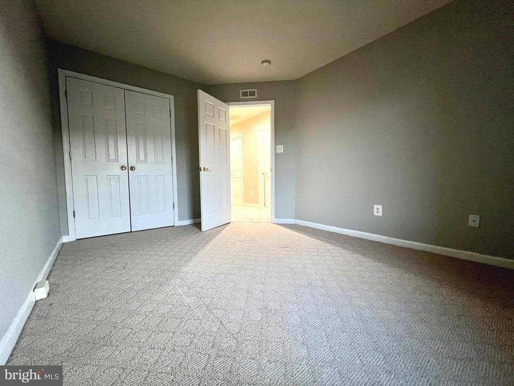 21831 Ladyslipper Square - Photo 35