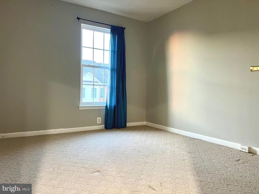21831 Ladyslipper Square - Photo 36