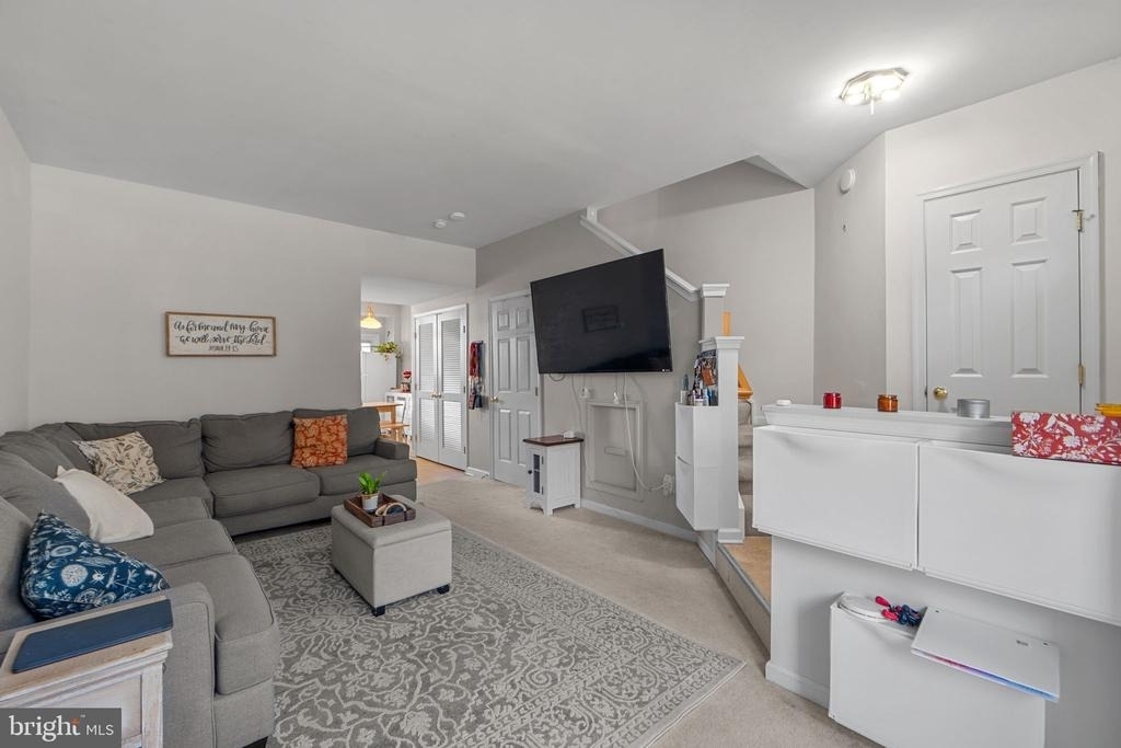 44481 Watertown Terrace - Photo 2