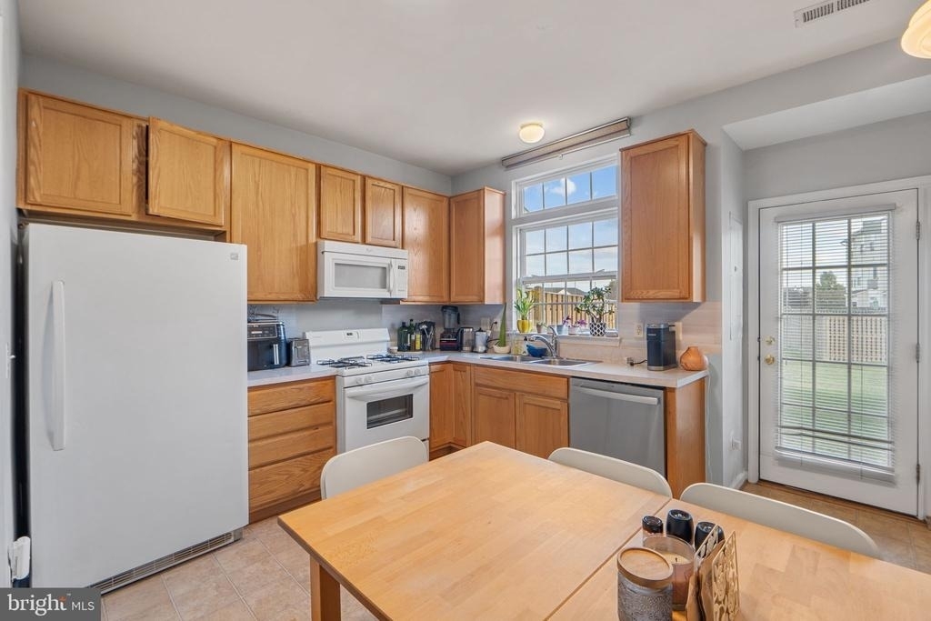 44481 Watertown Terrace - Photo 6