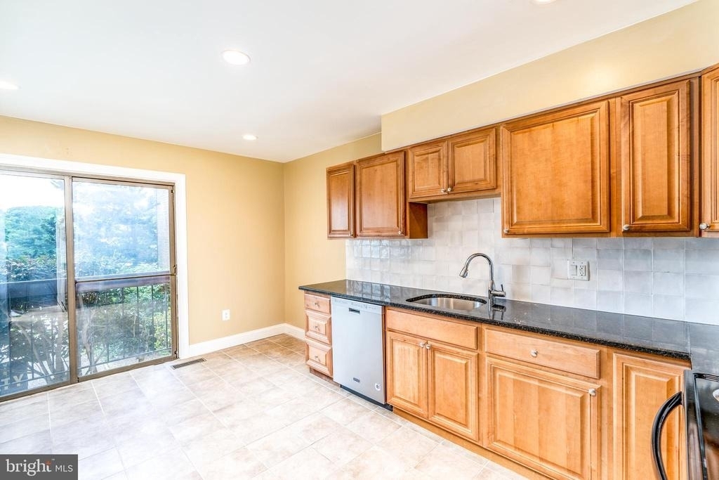 3134 Delburne Court - Photo 4