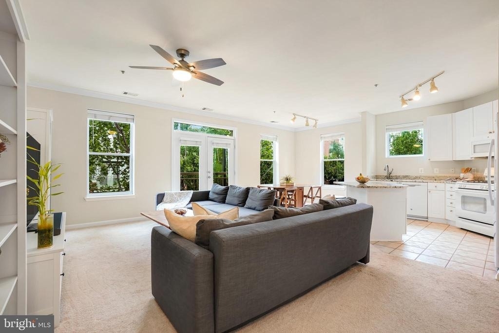 9486 Virginia Center Boulevard - Photo 2