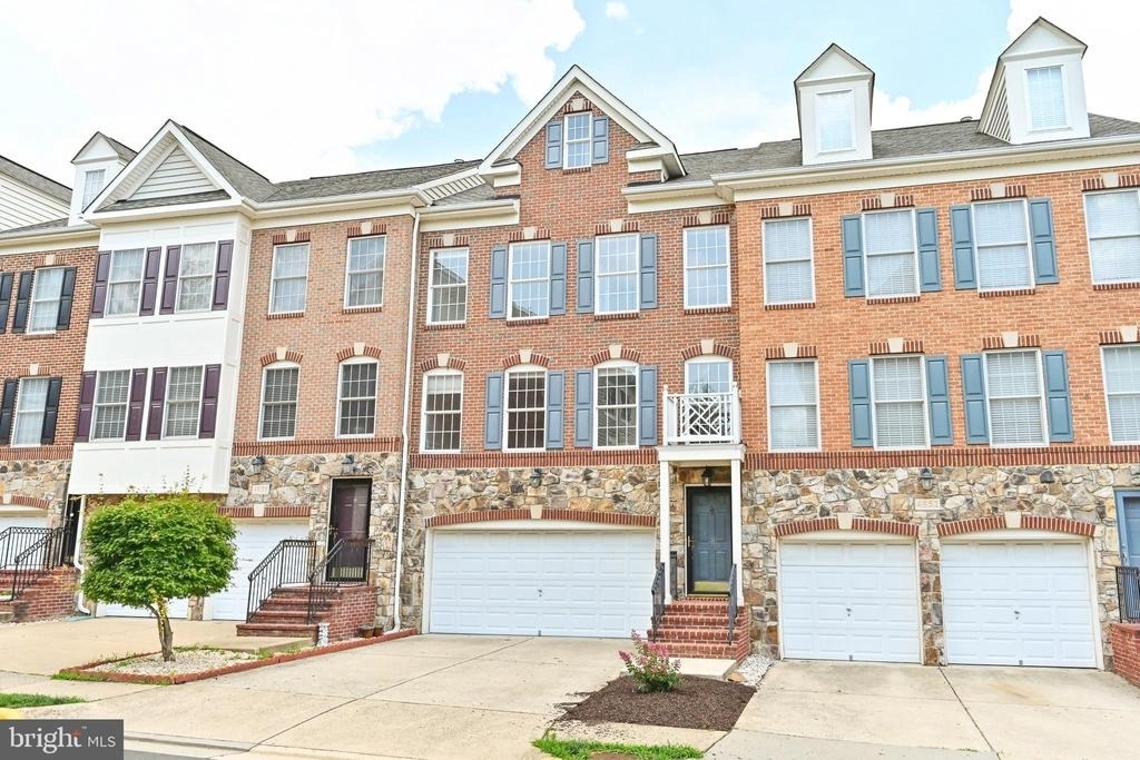 4654 Hummingbird Lane - Photo 0