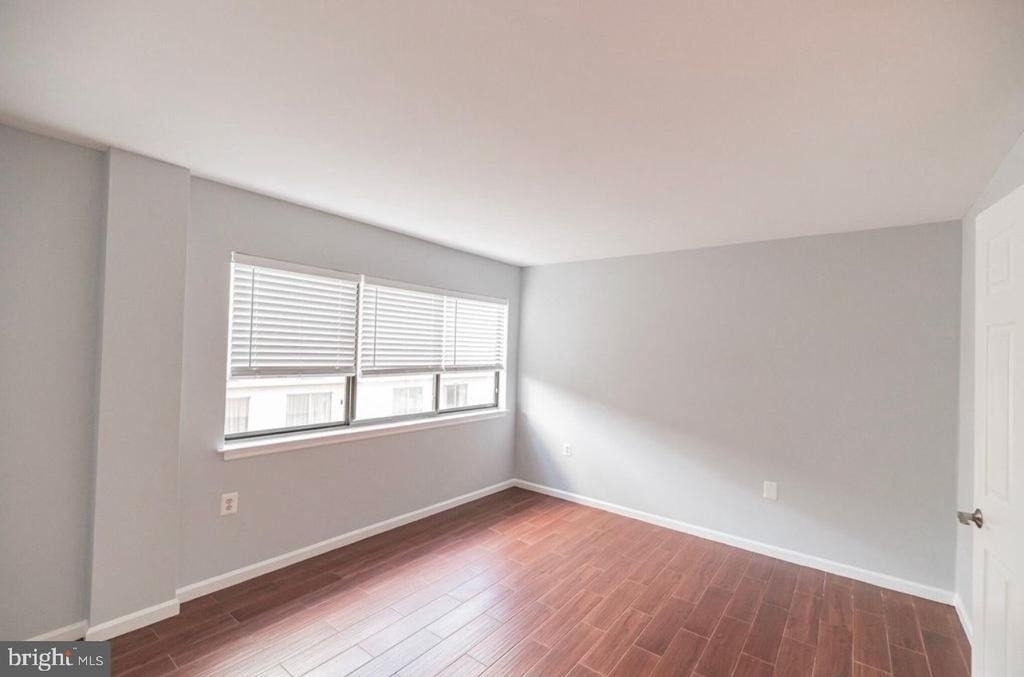 1301 N Courthouse Road - Photo 2