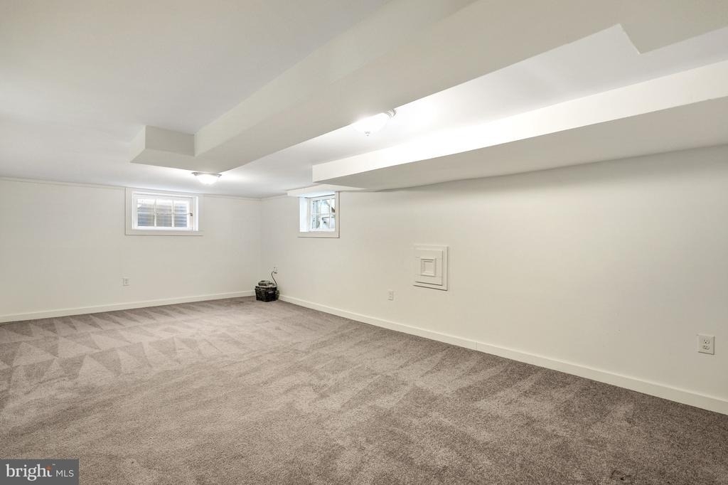3916 Military Road - Photo 35