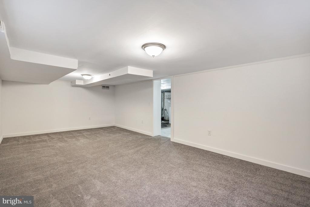 3916 Military Road - Photo 36