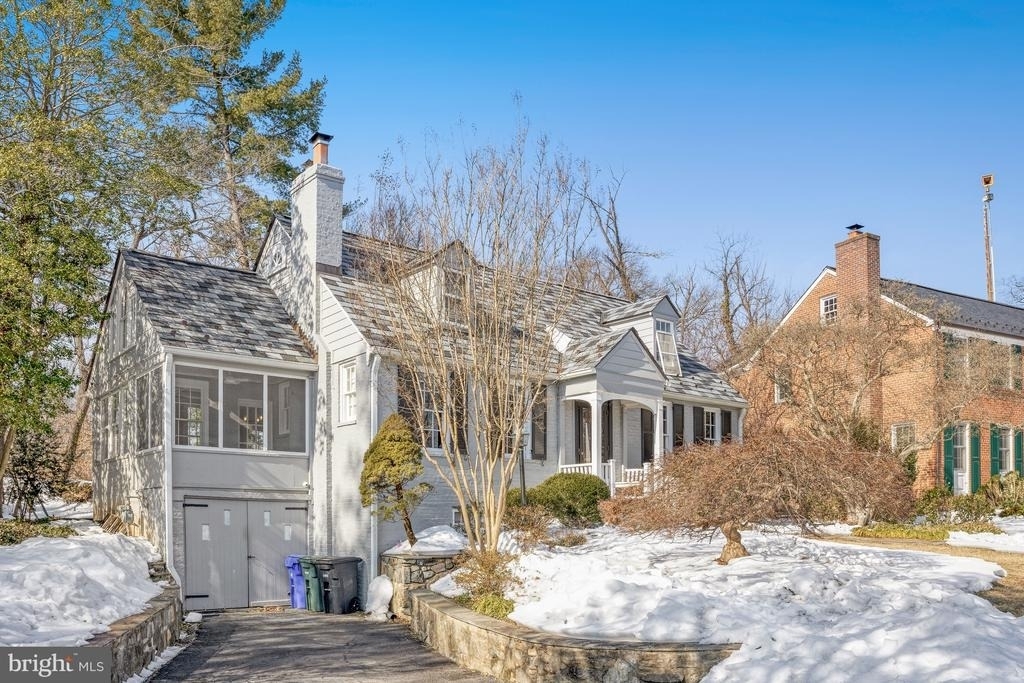3916 Military Road - Photo 0