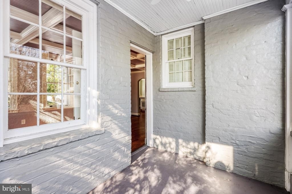 3916 Military Road - Photo 43