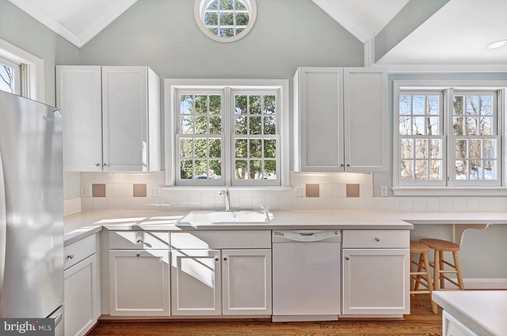3916 Military Road - Photo 5