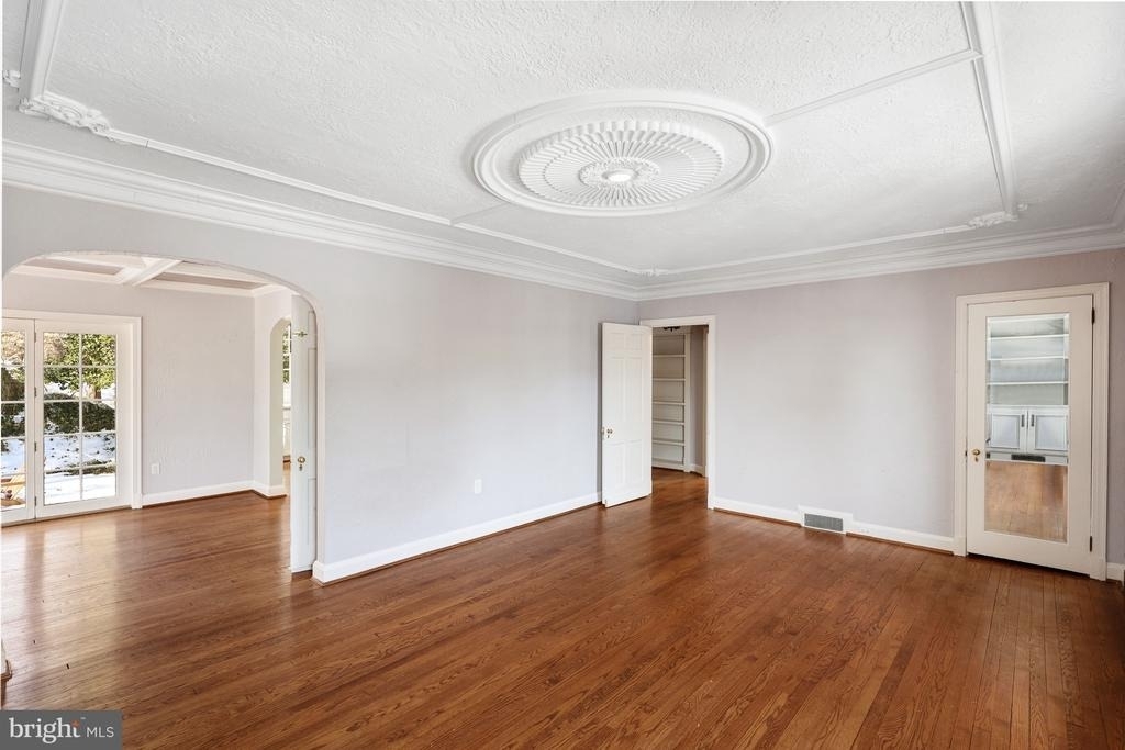 3916 Military Road - Photo 15