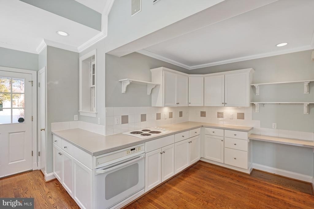 3916 Military Road - Photo 6