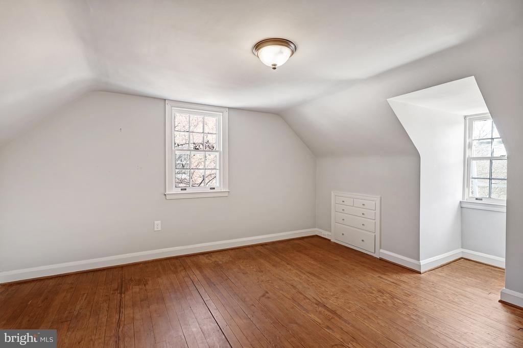 3916 Military Road - Photo 28