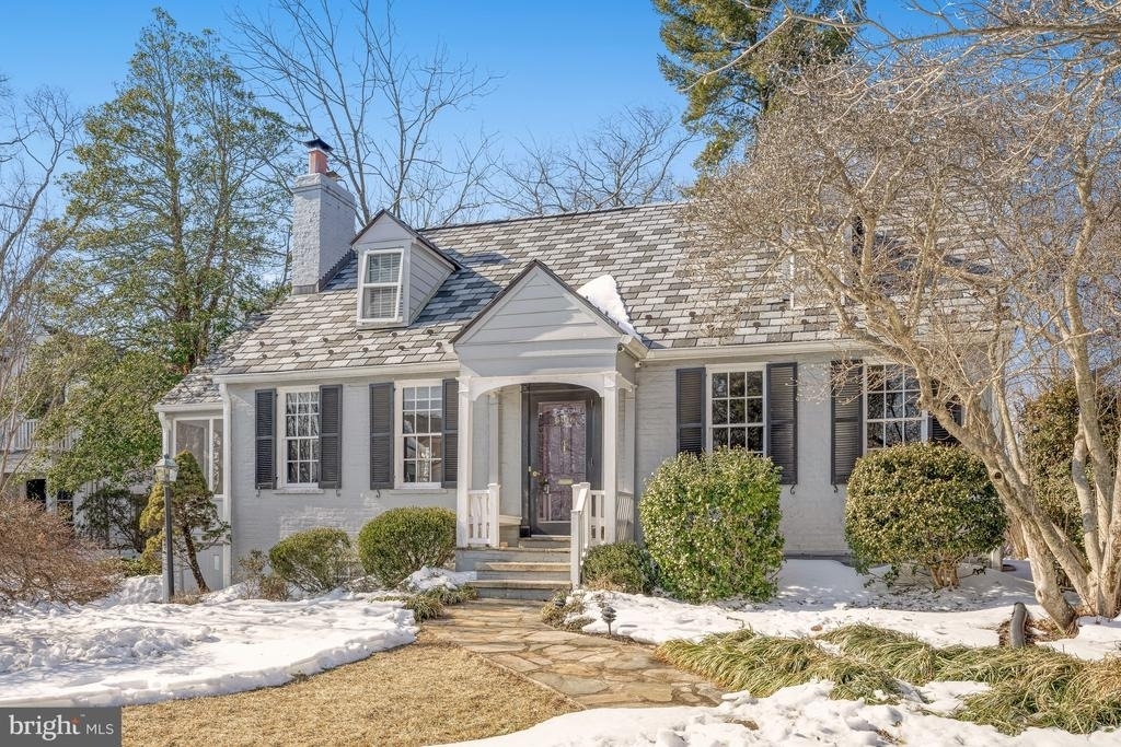 3916 Military Road - Photo 2