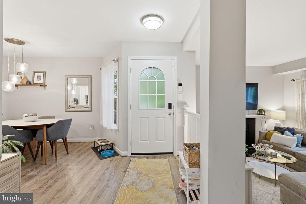 2807 S Woodrow Street - Photo 1